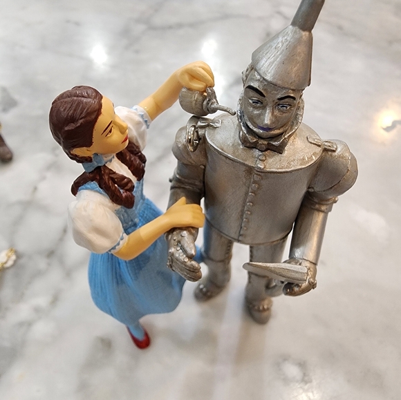 Lot of 9 Wizard of Oz Hallmark Christmas Ornaments, NIB - Picture 6 of 6